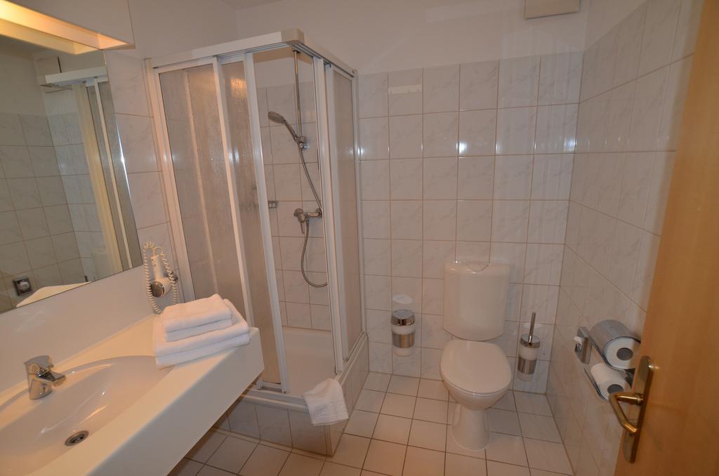 Ferienwohnung 2 im Haus Hühnergott Sellin Zimmer foto